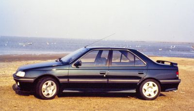 PEUGEOT 405 Mi16 – Le 16 valvole fanno volare la berlina del Leone