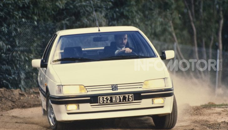 PEUGEOT 405 Mi16 – Le 16 valvole fanno volare la berlina del Leone - Foto 7 di 13