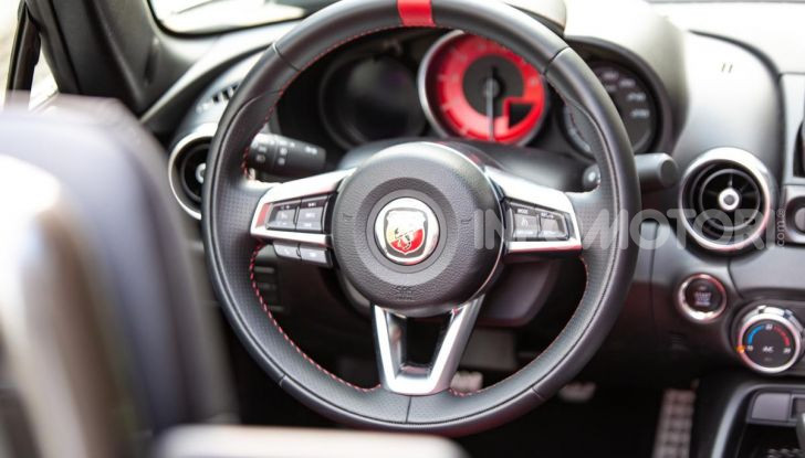 [VIDEO] Prova Abarth 124 Spider 70°Anniversario: 170CV di stile sportivo - Foto 24 di 35