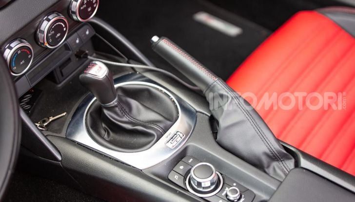 [VIDEO] Prova Abarth 124 Spider 70°Anniversario: 170CV di stile sportivo - Foto 22 di 35