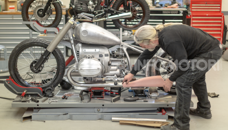 BMW Concept R18: la custom che unisce passato e futuro - Foto 7 di 9