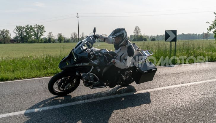 Prova video BMW R1250GS Adventure 2019 – Quanto è cresciuta la regina? - Foto 36 di 37