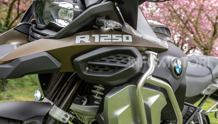 Prova video BMW R1250GS Adventure 2019 – Quanto è cresciuta la regina? - Foto 15 di 37
