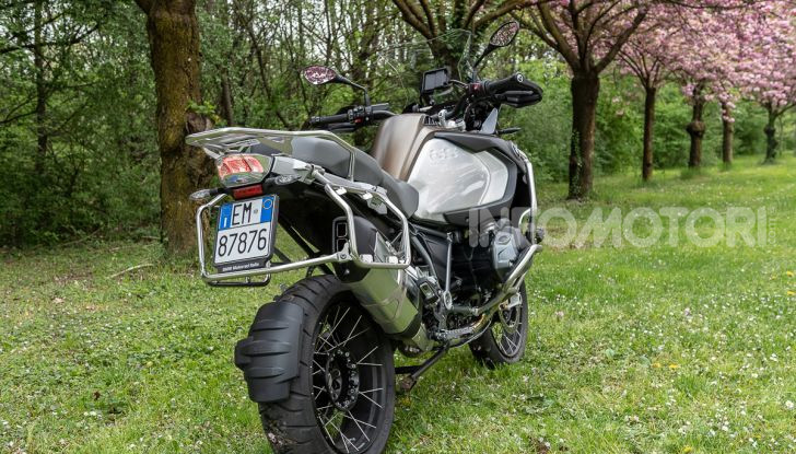 Prova video BMW R1250GS Adventure 2019 – Quanto è cresciuta la regina? - Foto 19 di 37