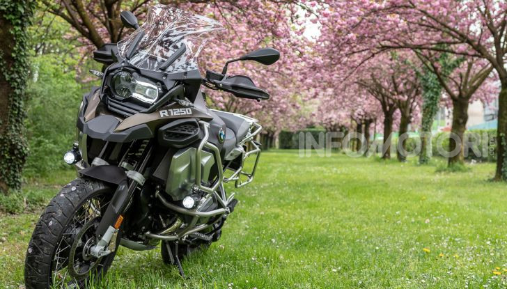 Prova video BMW R1250GS Adventure 2019 – Quanto è cresciuta la regina? - Foto 23 di 37