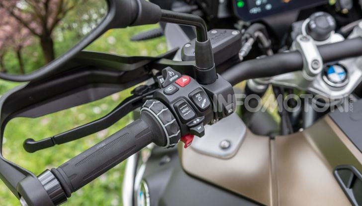 Prova video BMW R1250GS Adventure 2019 – Quanto è cresciuta la regina? - Foto 27 di 37