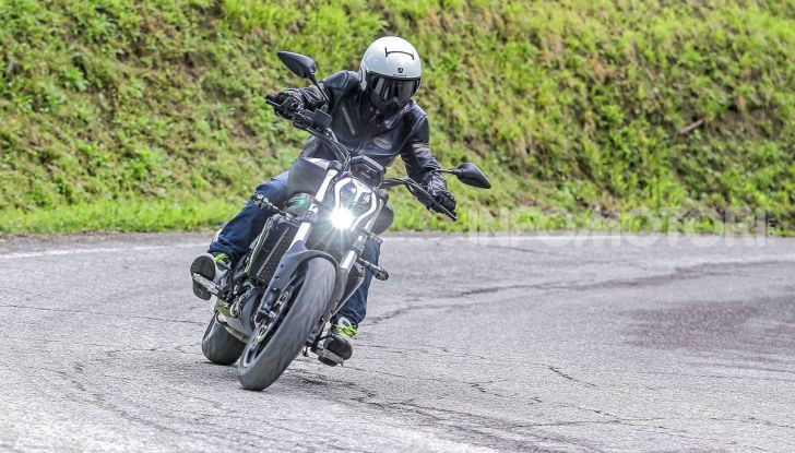 Prova in anteprima: nuova Benelli  502C, arriva la urban cruiser della casa di Pesaro - Foto 13 di 60