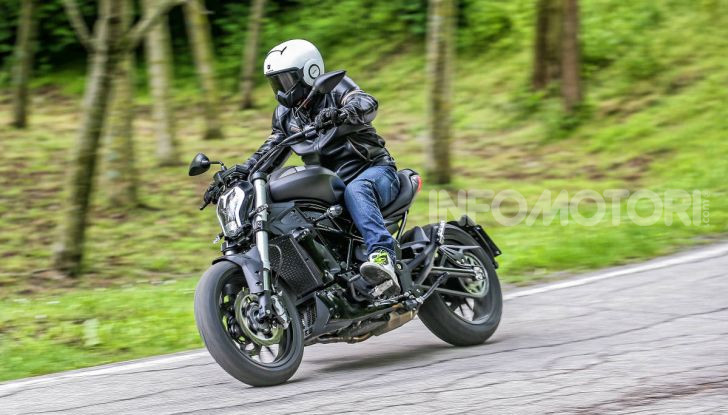 Prova in anteprima: nuova Benelli  502C, arriva la urban cruiser della casa di Pesaro - Foto 15 di 60