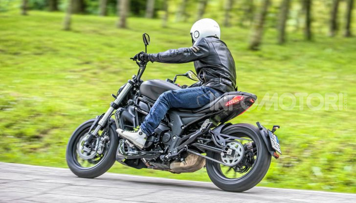 Prova in anteprima: nuova Benelli  502C, arriva la urban cruiser della casa di Pesaro - Foto 17 di 60