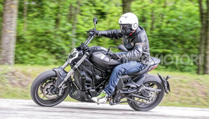 Prova in anteprima: nuova Benelli  502C, arriva la urban cruiser della casa di Pesaro - Foto 19 di 60