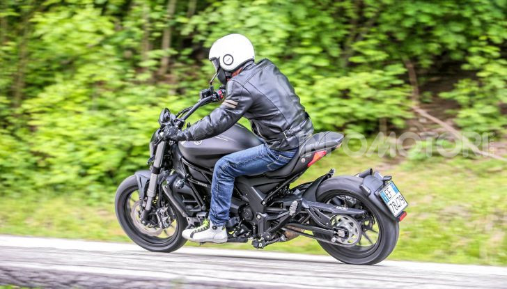 Prova in anteprima: nuova Benelli  502C, arriva la urban cruiser della casa di Pesaro - Foto 20 di 60