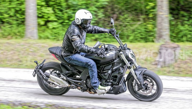 Prova in anteprima: nuova Benelli  502C, arriva la urban cruiser della casa di Pesaro - Foto 21 di 60