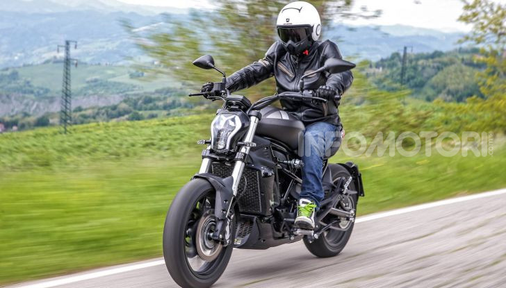 Prova in anteprima: nuova Benelli  502C, arriva la urban cruiser della casa di Pesaro - Foto 30 di 60