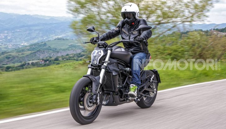 Prova in anteprima: nuova Benelli  502C, arriva la urban cruiser della casa di Pesaro - Foto 31 di 60