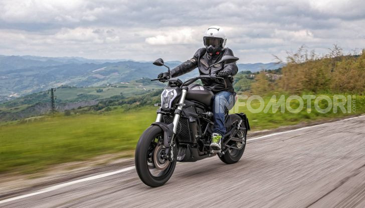 Prova in anteprima: nuova Benelli  502C, arriva la urban cruiser della casa di Pesaro - Foto 34 di 60