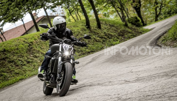 Prova in anteprima: nuova Benelli  502C, arriva la urban cruiser della casa di Pesaro - Foto 38 di 60