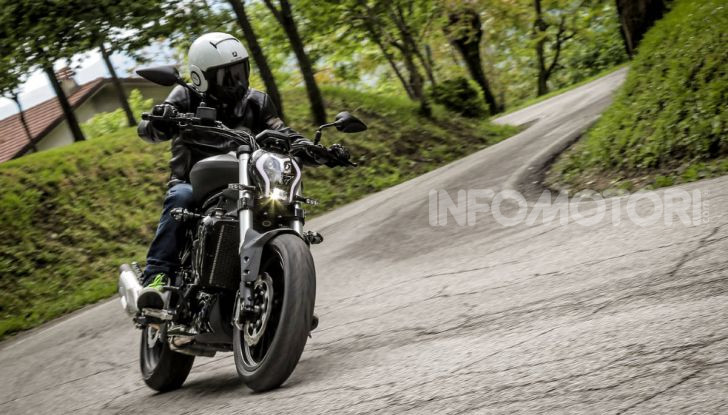 Prova in anteprima: nuova Benelli  502C, arriva la urban cruiser della casa di Pesaro - Foto 39 di 60