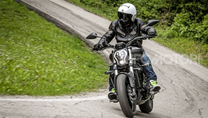 Prova in anteprima: nuova Benelli  502C, arriva la urban cruiser della casa di Pesaro - Foto 41 di 60