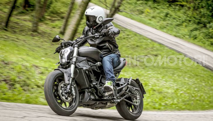 Prova in anteprima: nuova Benelli  502C, arriva la urban cruiser della casa di Pesaro - Foto 45 di 60