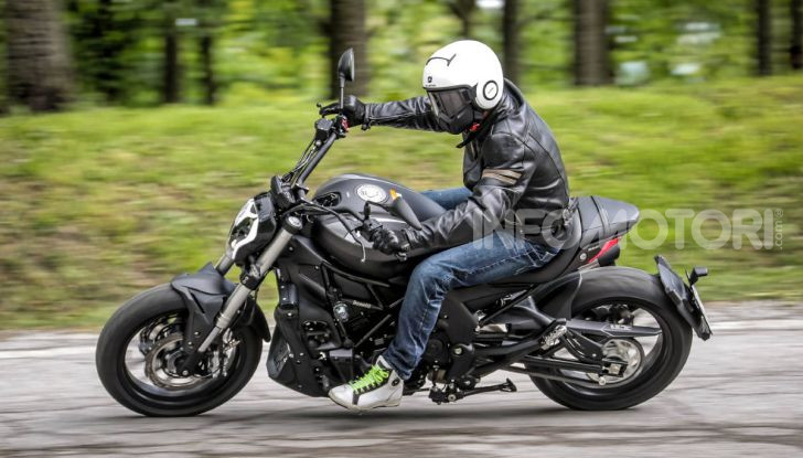 Prova in anteprima: nuova Benelli  502C, arriva la urban cruiser della casa di Pesaro - Foto 58 di 60