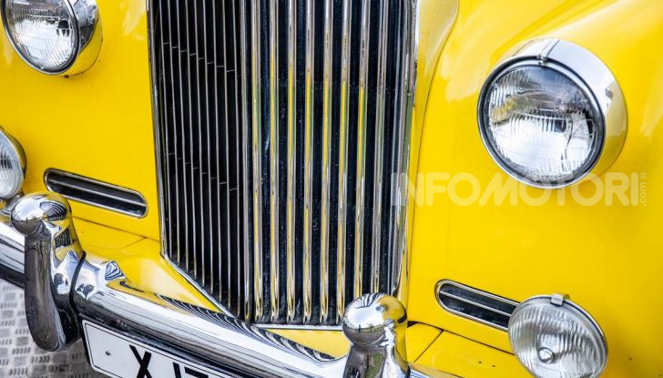 Bentley, non solo SUV: ecco il pick-up di lusso - Foto 14 di 23