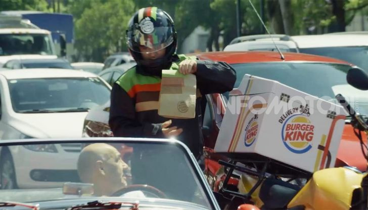 Burger King lancia le consegne a chi è bloccato nel traffico con “Traffic Jam Whopper” - Foto 3 di 12