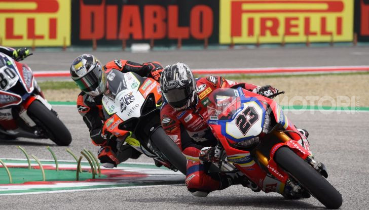 SBK 2019 GP d’Italia: a Imola Jonathan Rea rompe il dominio di Bautista e della Ducati - Foto 15 di 35