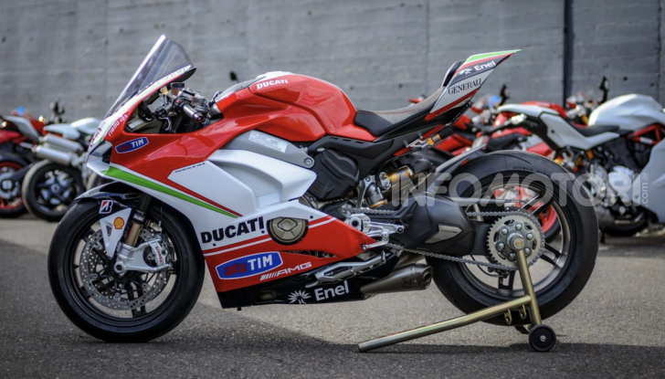 Ducati: arriva la V4 R in versione StreetFighter - Foto 2 di 7
