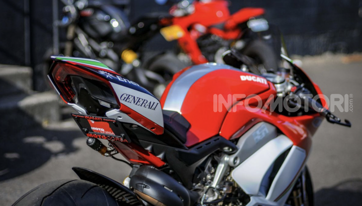 Ducati: arriva la V4 R in versione StreetFighter - Foto 6 di 7
