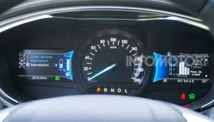 Prova video Ford Mondeo Hybrid 2.0 SW Vignale 2019, ottimi consumi reali! - Foto 15 di 61