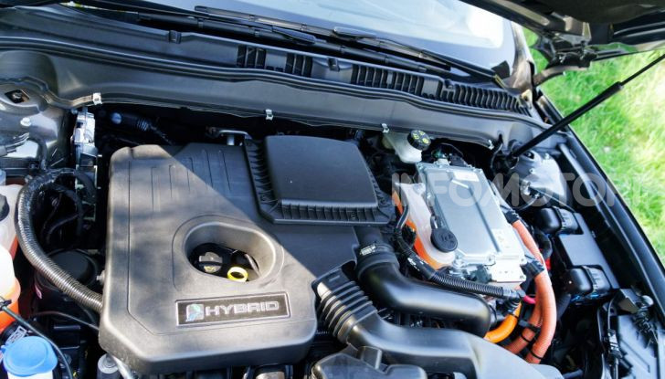 Prova video Ford Mondeo Hybrid 2.0 SW Vignale 2019, ottimi consumi reali! - Foto 27 di 61