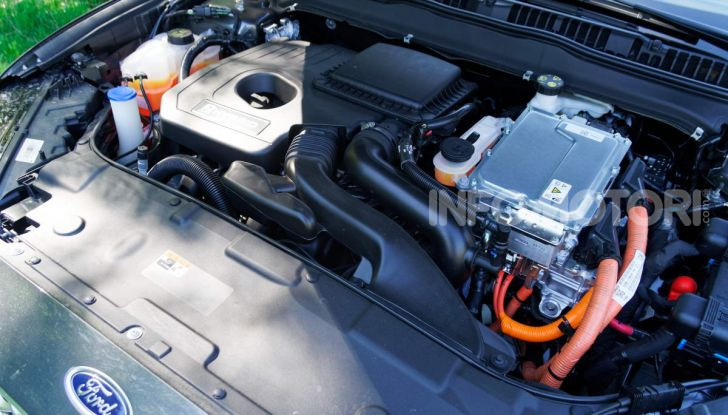 Prova video Ford Mondeo Hybrid 2.0 SW Vignale 2019, ottimi consumi reali! - Foto 28 di 61