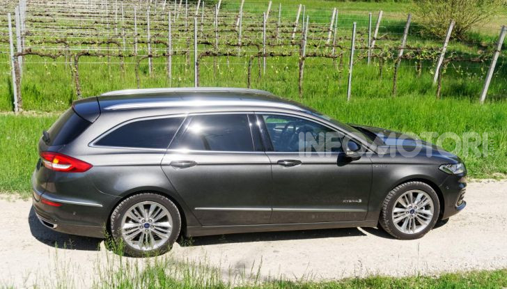 Prova video Ford Mondeo Hybrid 2.0 SW Vignale 2019, ottimi consumi reali! - Foto 36 di 61