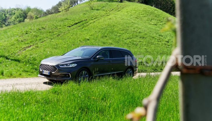 Prova video Ford Mondeo Hybrid 2.0 SW Vignale 2019, ottimi consumi reali! - Foto 45 di 61