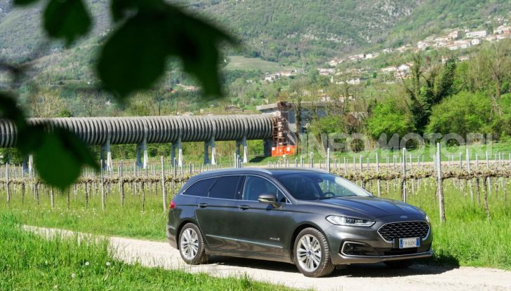 Prova video Ford Mondeo Hybrid 2.0 SW Vignale 2019, ottimi consumi reali! - Foto 52 di 61
