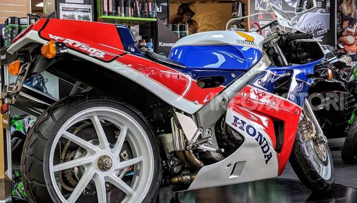 Honda VFR750R – RC30: Il sogno di Soichiro Honda - Foto 12 di 14