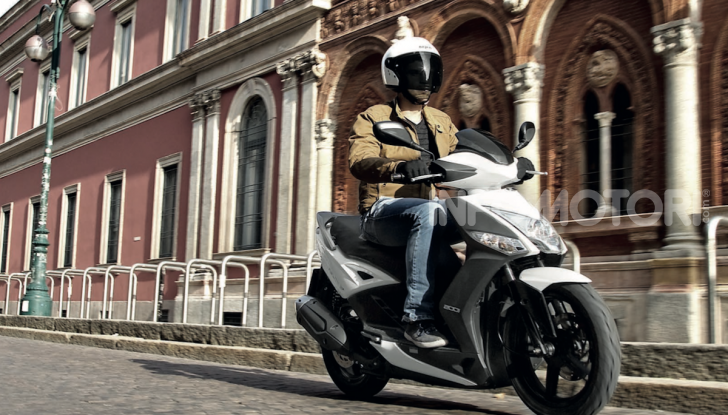 Nuove limitazioni per chi ha il foglio rosa: stop al trasporto passeggeri? - Foto 21 di 21