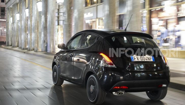 Lancia Ypsilon EcoChic Hybrid: compatta, stilosa e parca nei consumi - Foto 14 di 40