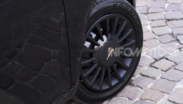 Lancia Ypsilon EcoChic Hybrid: compatta, stilosa e parca nei consumi - Foto 28 di 40