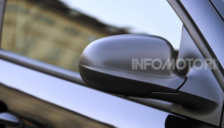 Lancia Ypsilon EcoChic Hybrid: compatta, stilosa e parca nei consumi - Foto 30 di 40