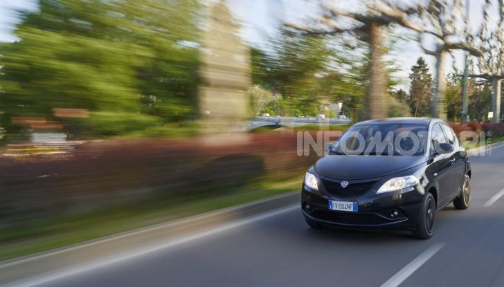 Lancia Ypsilon EcoChic Hybrid: compatta, stilosa e parca nei consumi - Foto 7 di 40