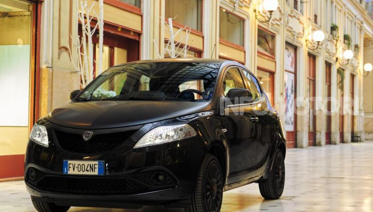 Lancia Ypsilon EcoChic Hybrid: compatta, stilosa e parca nei consumi - Foto 35 di 40