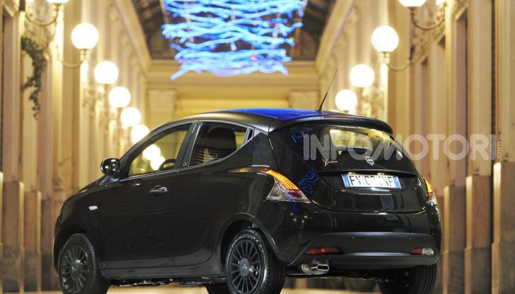 Lancia Ypsilon EcoChic Hybrid: compatta, stilosa e parca nei consumi - Foto 37 di 40