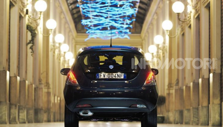 Lancia Ypsilon EcoChic Hybrid: compatta, stilosa e parca nei consumi - Foto 38 di 40