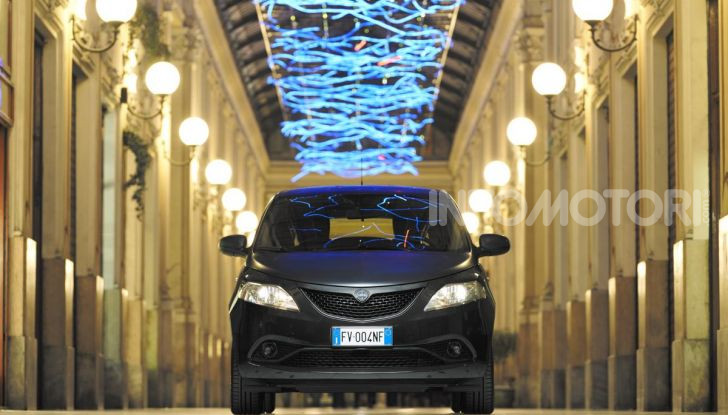 Lancia Ypsilon EcoChic Hybrid: compatta, stilosa e parca nei consumi - Foto 39 di 40