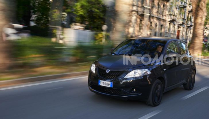 Lancia Ypsilon EcoChic Hybrid: compatta, stilosa e parca nei consumi - Foto 8 di 40