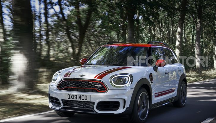 Nuove MINI Clubman e Countryman John Cooper Works: i 300CV delle JCW - Foto 1 di 17