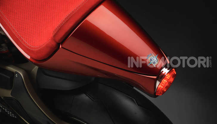 MV Agusta Superveloce 800 Serie Oro entra in produzione - Foto 2 di 9