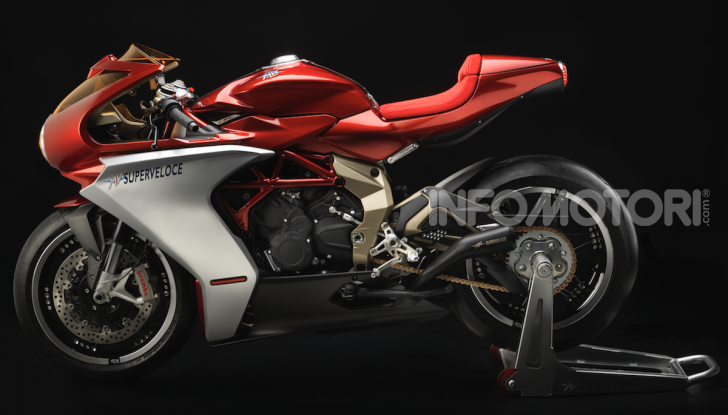 MV Agusta Superveloce 800 Serie Oro entra in produzione - Foto 3 di 9