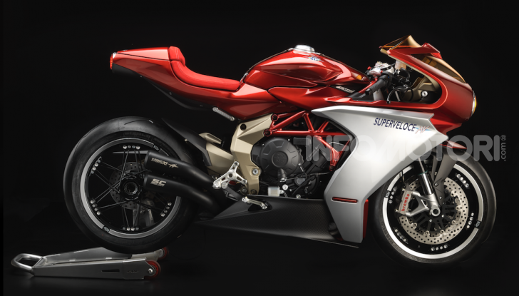 MV Agusta Superveloce 800 Serie Oro entra in produzione - Foto 5 di 9